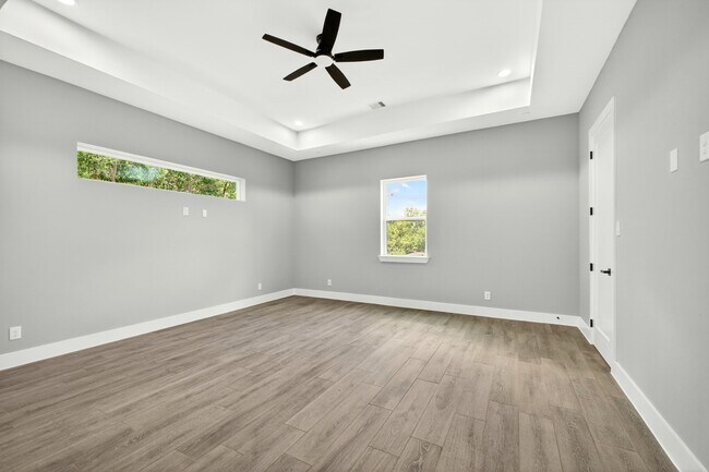Building Photo - 4517 Larch Ln