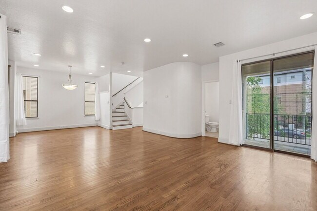 Building Photo - 2816 Rusk St