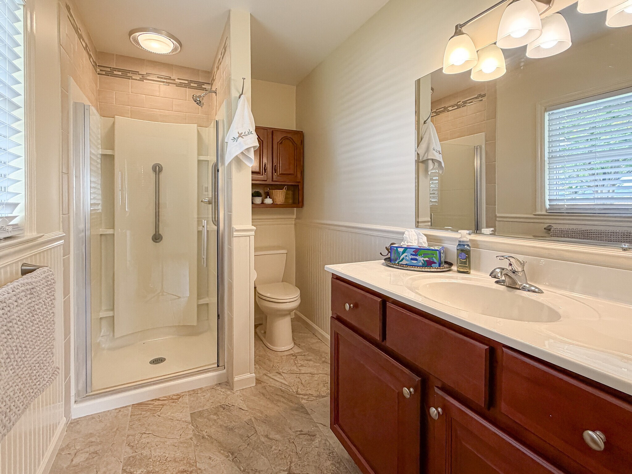Building Photo - 340 Woodchuck Dr