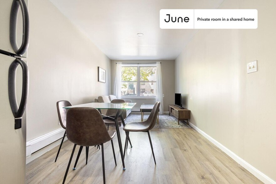 Building Photo - Room in Shared 4 bed/3 bath home