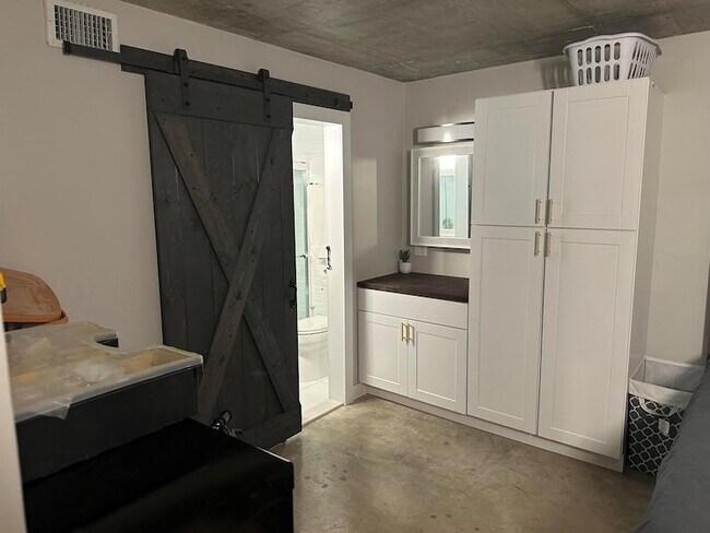 Building Photo - 3570 S Ocean Blvd