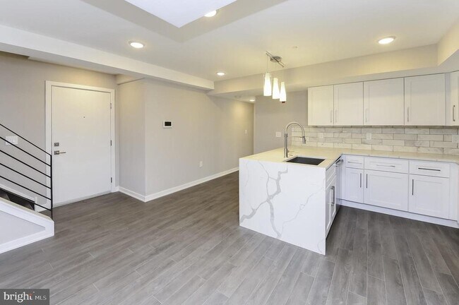 Building Photo - 726 N 19th St