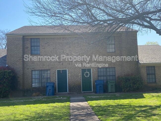 Primary Photo - 913 Lancelot Cir
