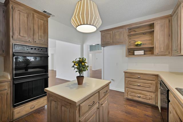Building Photo - 4219 Oak Springs Dr