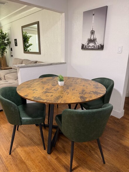 Building Photo - 3711 Nashville Ave