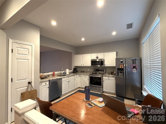 Building Photo - 6941 Rothchild Dr