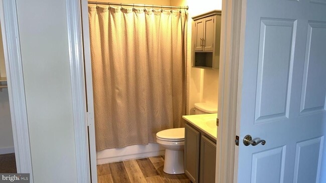 Building Photo - 625 Admiral Dr