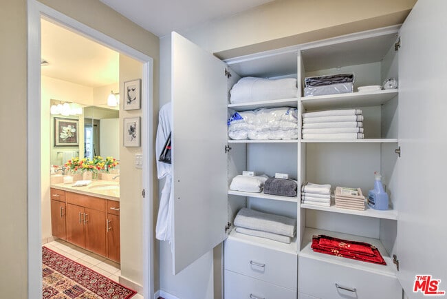 Building Photo - 2160 Century Park E