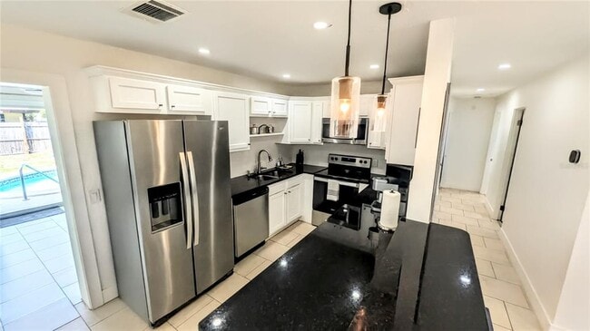 Building Photo - 4515 Spahn St