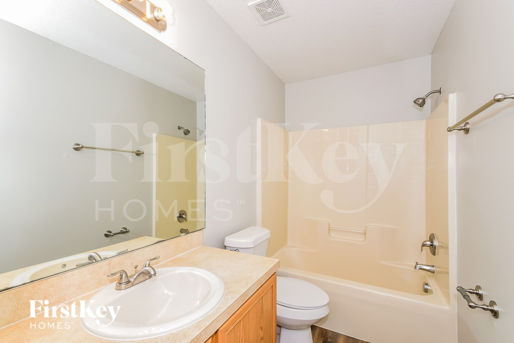 Building Photo - 654 Parakeet Ct