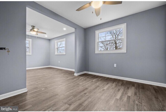 Building Photo - 4604 Kentwood Ln
