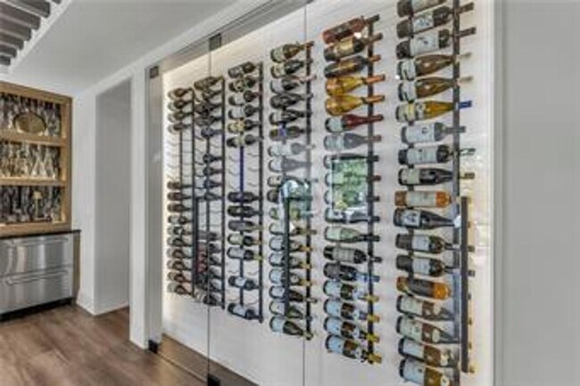 Building Photo - {5842} Luxury Rental in Forrest Ridge Esta...