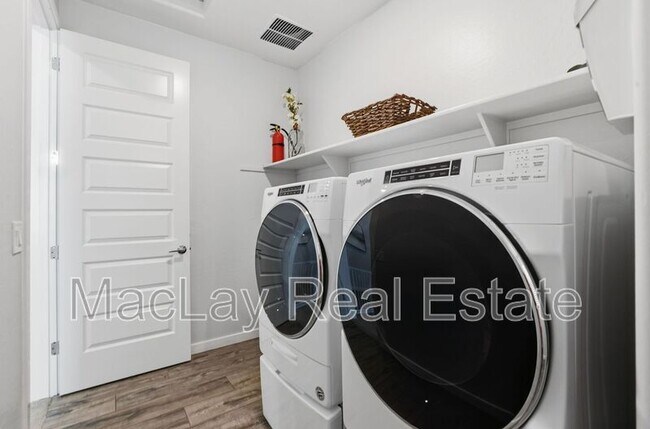 Building Photo - 1166 E Weatherby Way