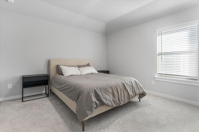 Building Photo - 608 Cottage Wood Dr