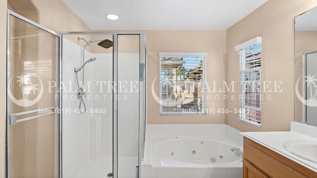 Building Photo - 1811 Greenfield Dr