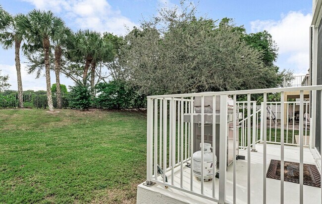 Building Photo - Spacious 3-Bedroom with 3 Full Baths in Royal Palm Beach!