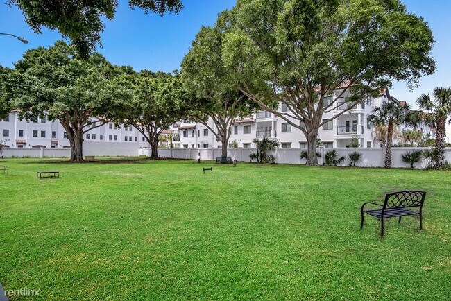 Building Photo - 5365 Harborside Dr