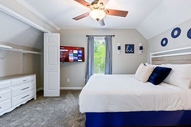 Building Photo - 13 Windfield Dr