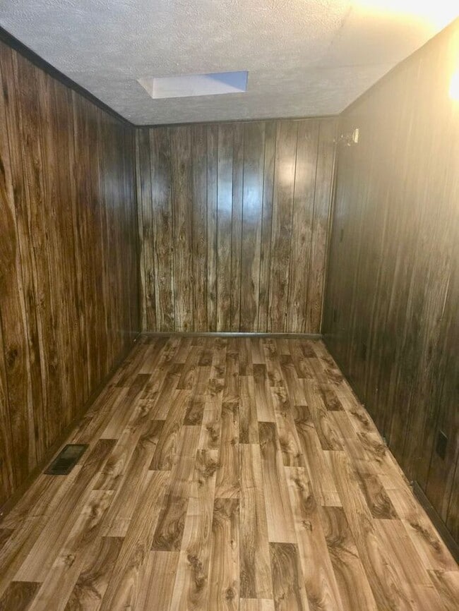 Building Photo - 2 bedroom home in Niles!!