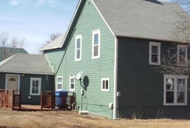 Building Photo - 408 State Ave E