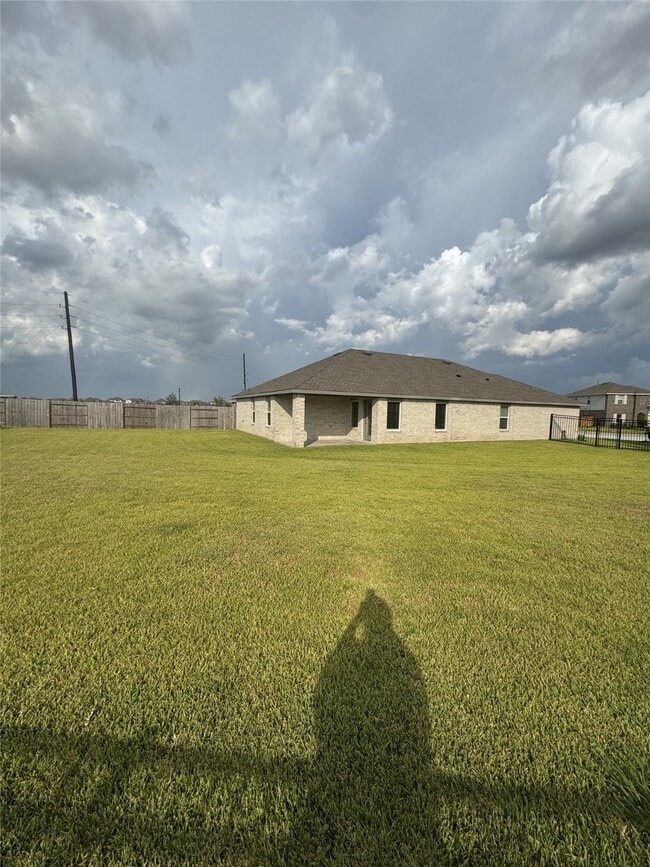 Building Photo - 5005 Almond Ter Dr