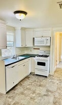 Building Photo - 6 Kensico Knoll Pl