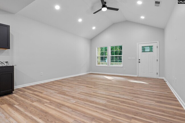 Building Photo - 410 Lincolnshire Blvd