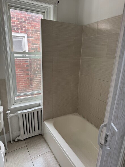 Building Photo - 646 E Allegheny Ave