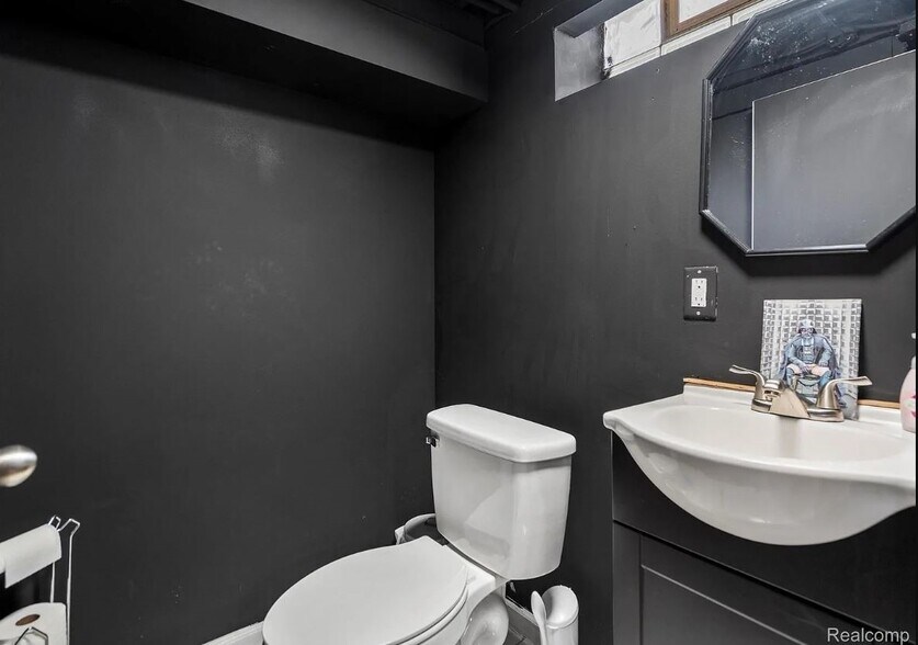 Basement Bathroom - 2204 Mahan St