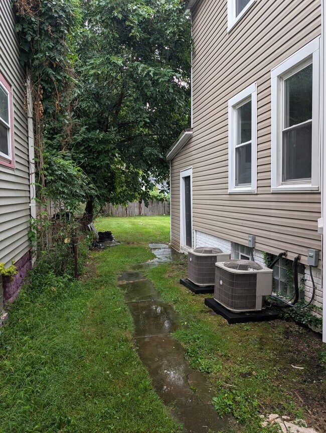 Building Photo - 1851 W 52nd St