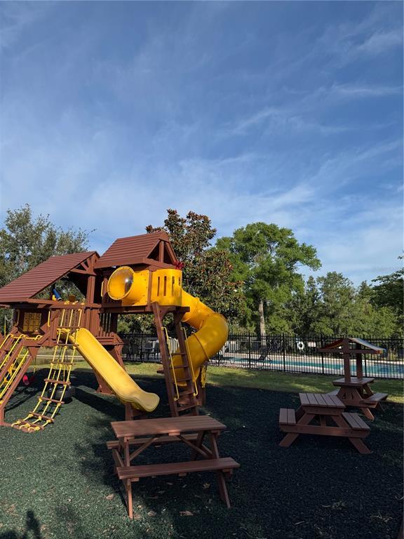 Building Photo - 1365 Evergreen Park Cir