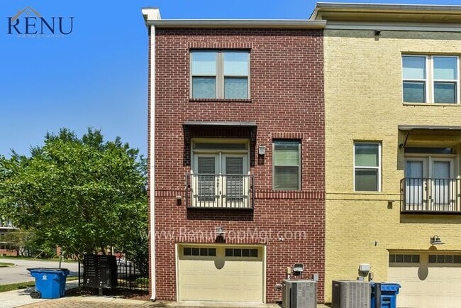 Building Photo - 3153 Long Blvd