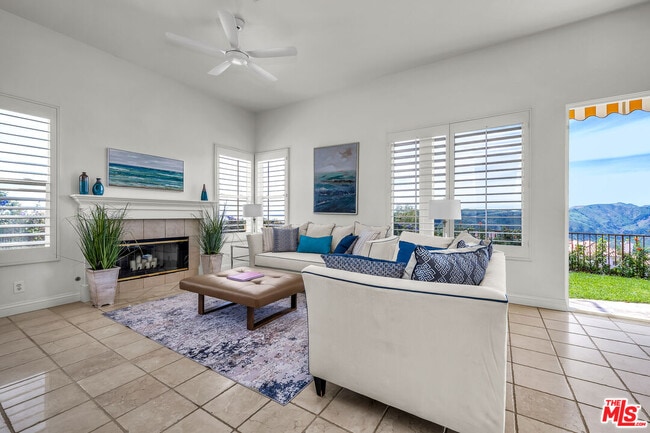 Building Photo - 16730 Calle De Catalina