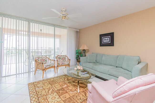 Building Photo - 353 S US Hwy 1