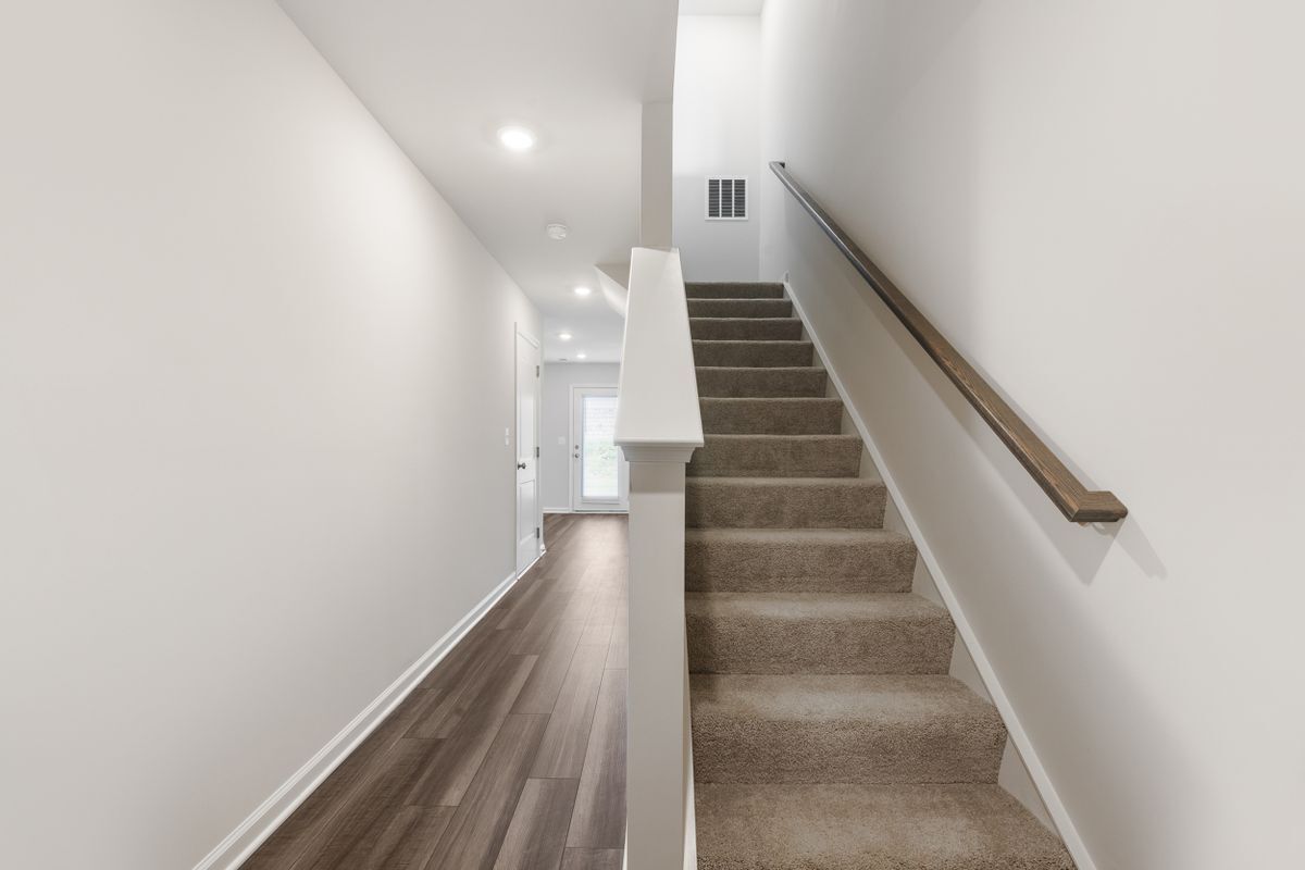 Building Photo - 105 Milburn Dr