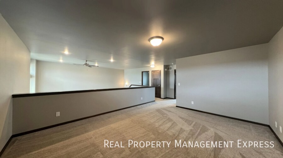 Building Photo - Modern 3 Bed, 2.5 Bath with Loft | Located in Southeast Sioux Falls