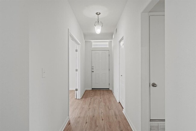 Building Photo - 1629 Arbor Knot Dr