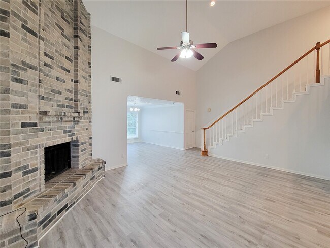 Building Photo - 3610 Honey Creek Dr