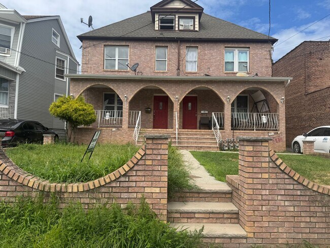 Primary Photo - 213-215 Orchard St