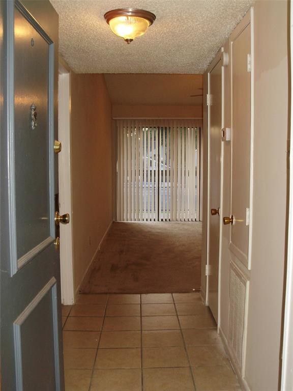 Building Photo - 17331 Red Oak Dr