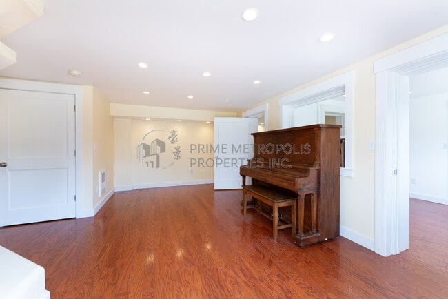 Building Photo - 7461 W Mercer Way