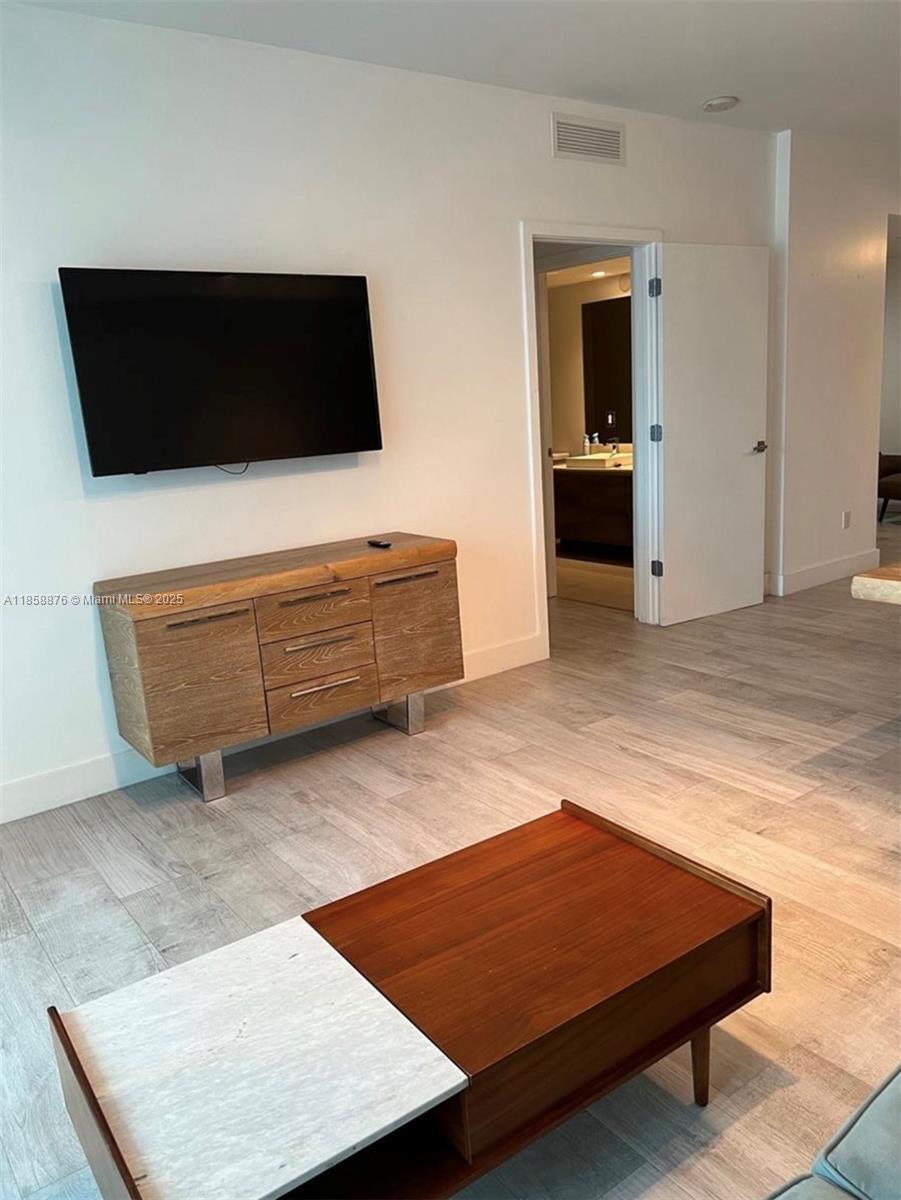 Building Photo - 1080 Brickell Ave