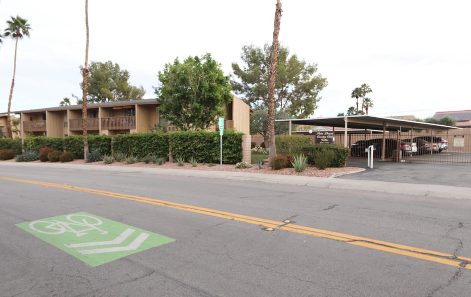 Building Photo - 77845 California Dr