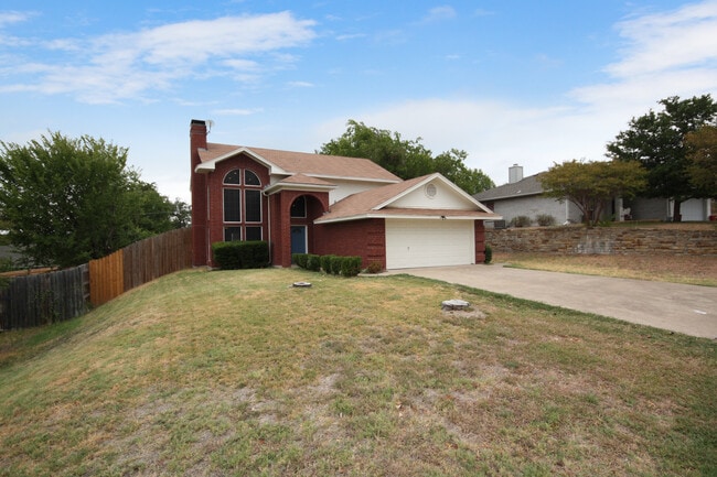 Building Photo - 1406 Westbriar Dr