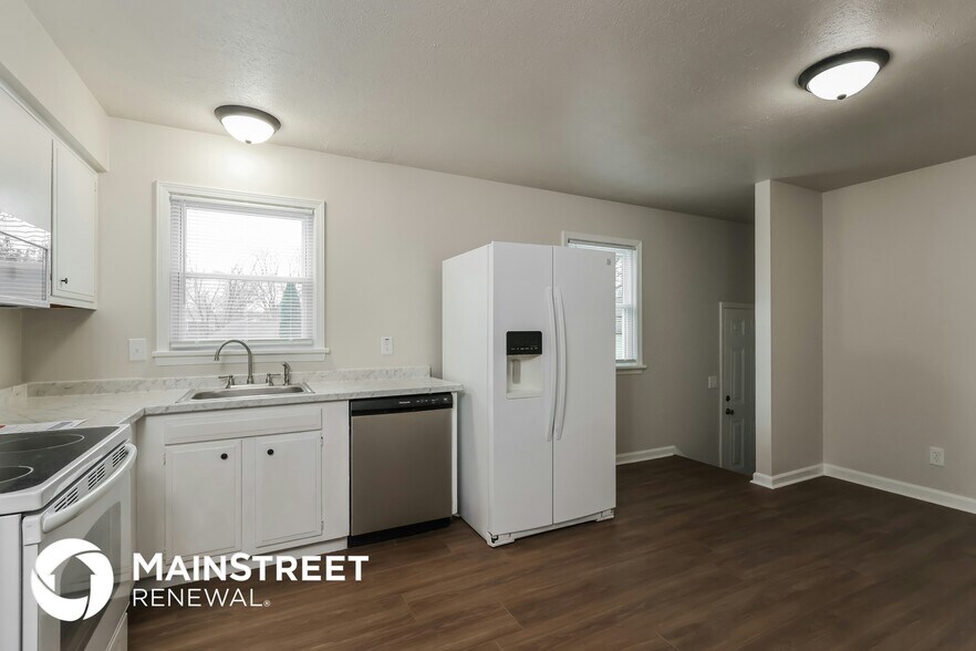 Building Photo - 5301 Sprucewood Dr