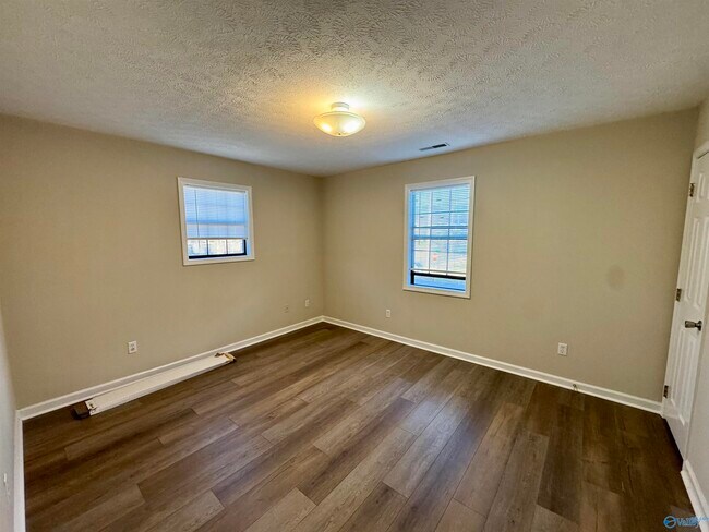 Building Photo - 433 Hargrove St