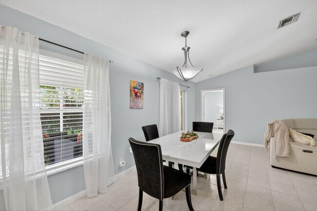 Building Photo - 1080 Salmon Isle