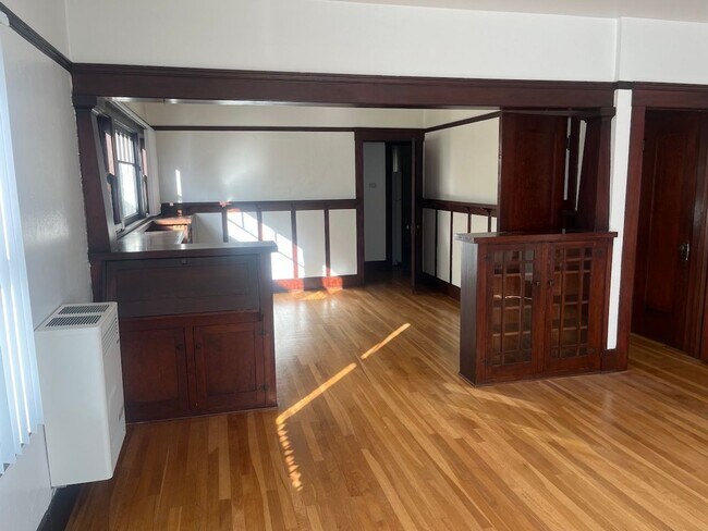 Building Photo - DEA-1061-KALMIA ST