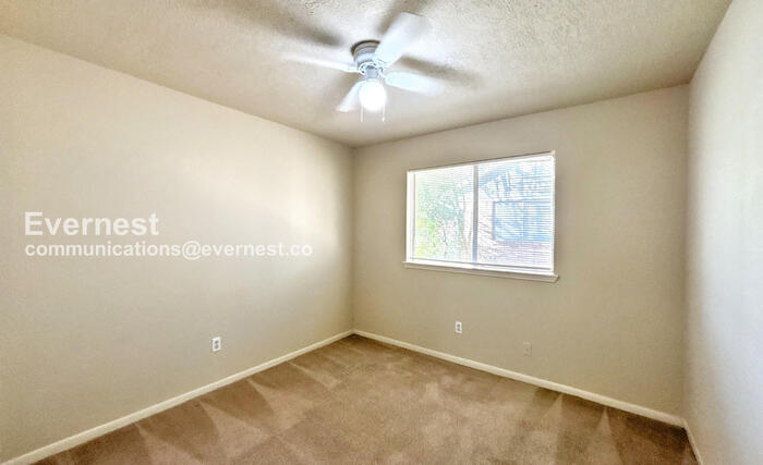 Building Photo - 1018 Valley Ranch Dr