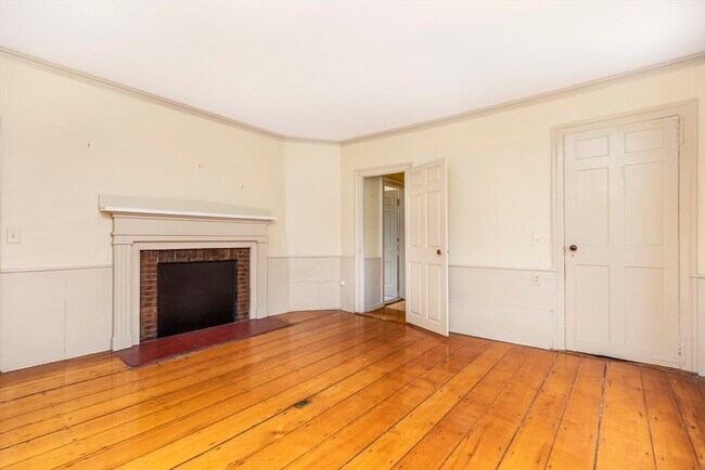 Building Photo - 137 Washington St